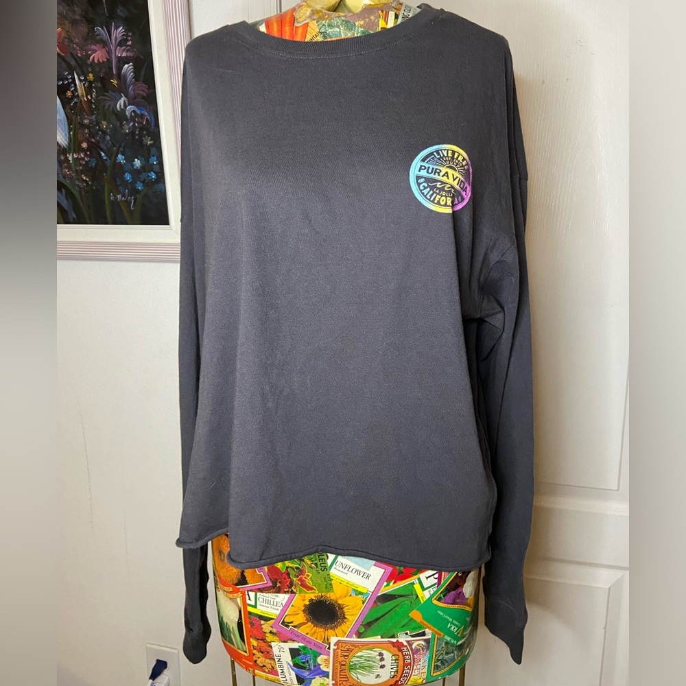 Pura Vida Live Free Boxy Ls Vintage black shirt